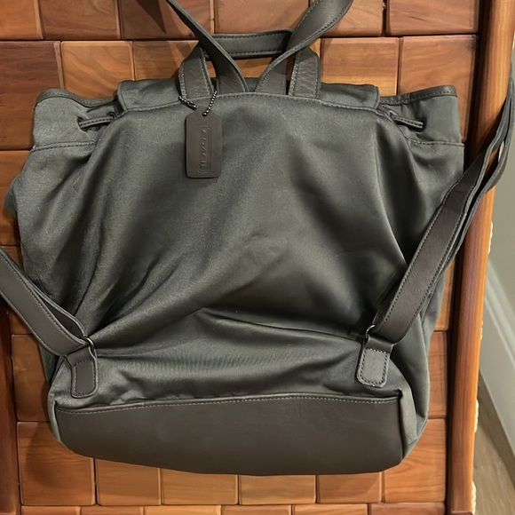 Coach Vintage Gray Nylon & Leather Backpack H9Z-6243 Waterproof - EUC - Picture 6 of 11
